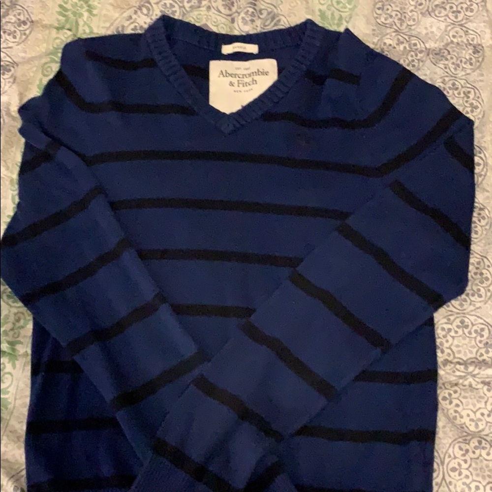 a&f sweater